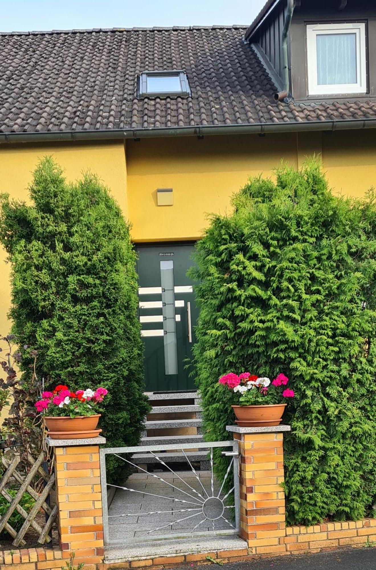 Gemuetliche 120 Qm Ferienwohnung Mit Balkon Adelsdorf ภายนอก รูปภาพ