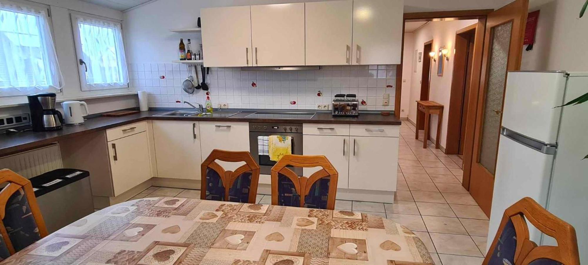 Gemuetliche 120 Qm Ferienwohnung Mit Balkon Adelsdorf ภายนอก รูปภาพ